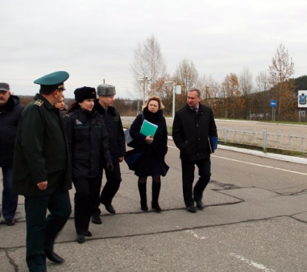 Глава Пскова провел выездное совещание на пограничном пункте пропуска Куничина гора