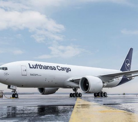 Lufthansa Cargo сокращает расписание из-за падения спроса на грузовые авиаперевозки